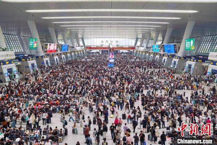 暑期铁路杭州站发客人次预计超2000万