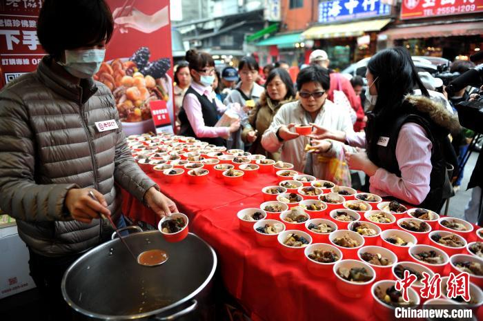 台湾写真：围炉年菜——舌尖上的美味与乡情